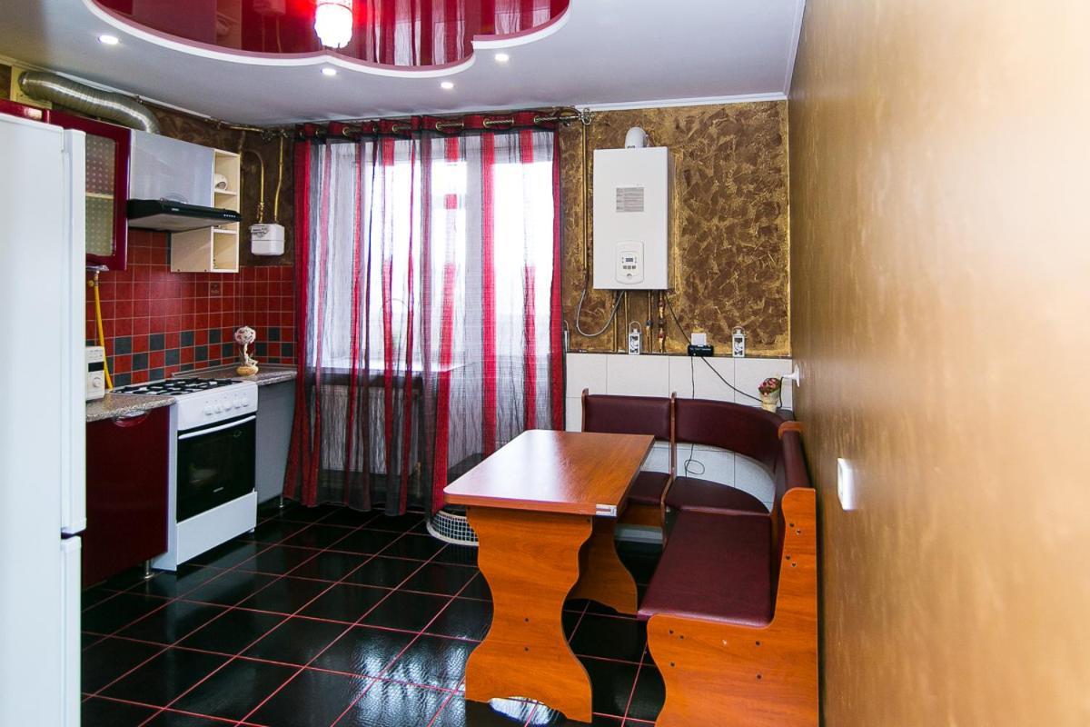 סומי Vip Apartmens Faraon On Illinskaya 1 Floor מראה חיצוני תמונה
